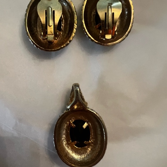 Silver and Black Clip-On Earrings and Pendant - Picture 3 of 3